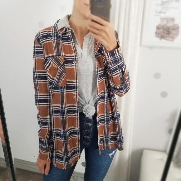 Last 1️⃣ Cognac and Navy Spring Plaid Button Down Top Pocket Top - Picture 5 of 7